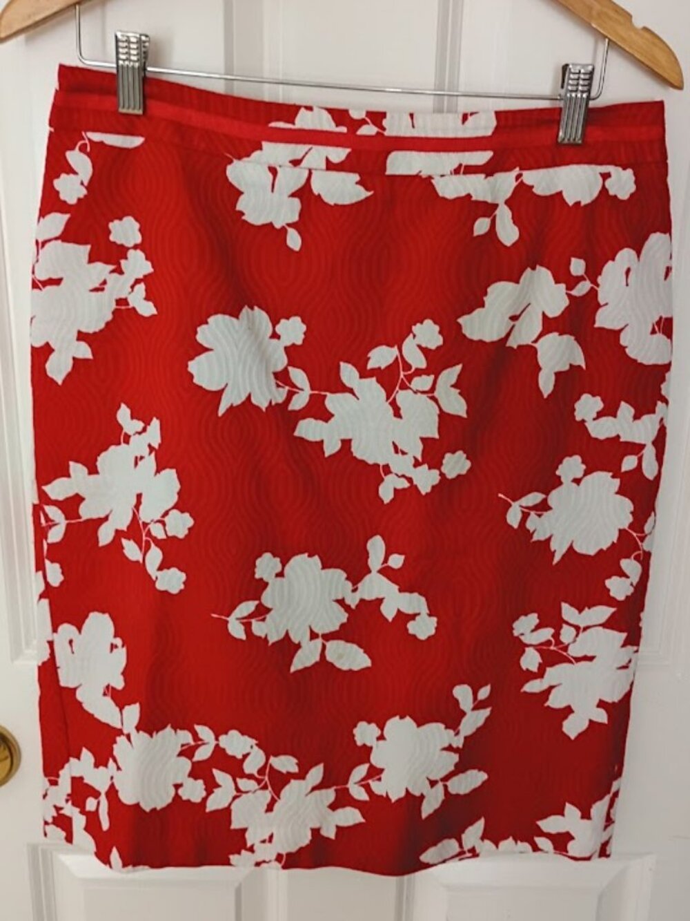 Red and White floral Talbots Pencil Skirt